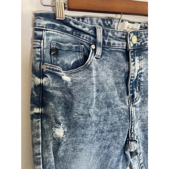 Women's KanCan Jeans Skinny Stonewash Sz 9 Blue Heavily Distressed Patches 0100 - Picture 2 of 11